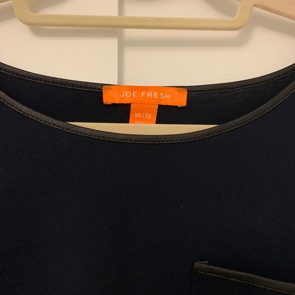 Joe Fresh navy blouse. - Picture 4 of 5
